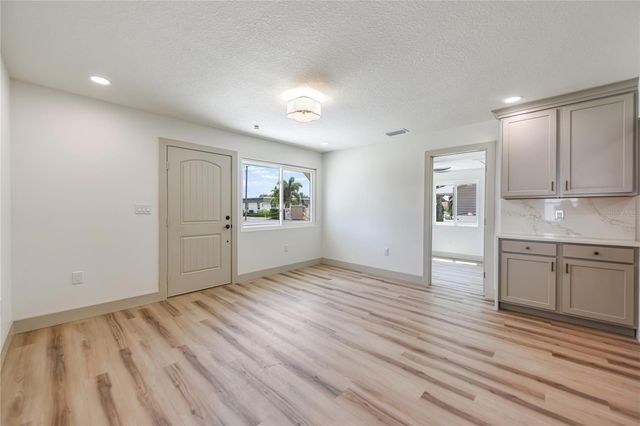 7851 40 AVE N, St Petersburg, FL 33709