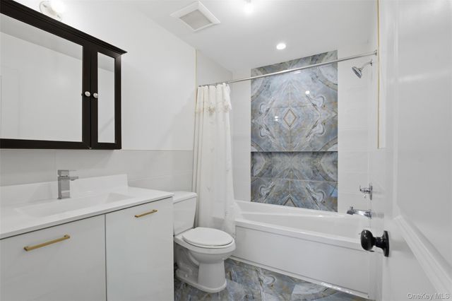 30 Stephens Place 213, Spring Valley, NY 10977