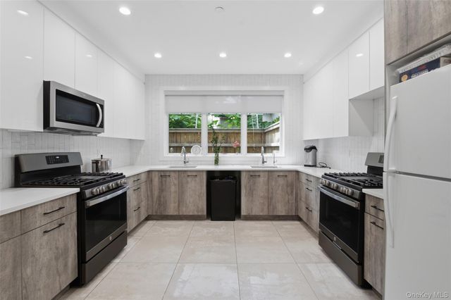 30 Stephens Place 213, Spring Valley, NY 10977