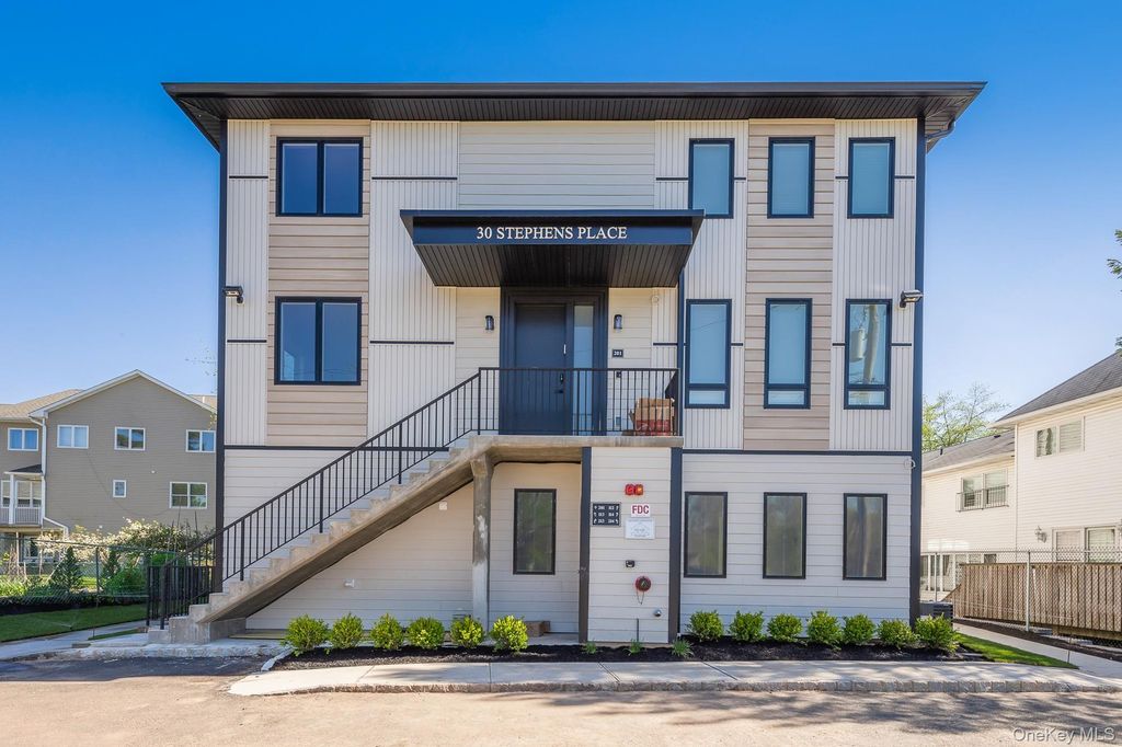 30 Stephens Place 213, Spring Valley, NY 10977