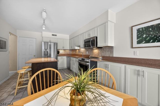 62 Manor Sq, Sparta Twp., NJ 07871