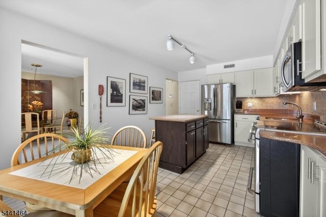 62 Manor Sq, Sparta Twp., NJ 07871