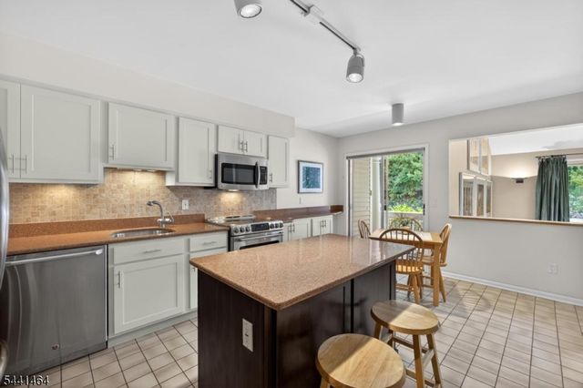 62 Manor Sq, Sparta Twp., NJ 07871
