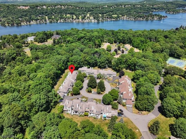 62 Manor Sq, Sparta Twp., NJ 07871