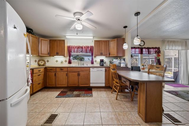 121 BONNIE DRIVE, Auburndale, FL 33823