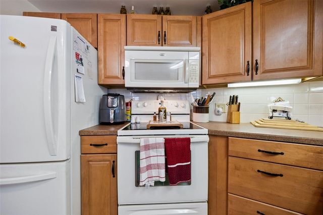 121 BONNIE DRIVE, Auburndale, FL 33823