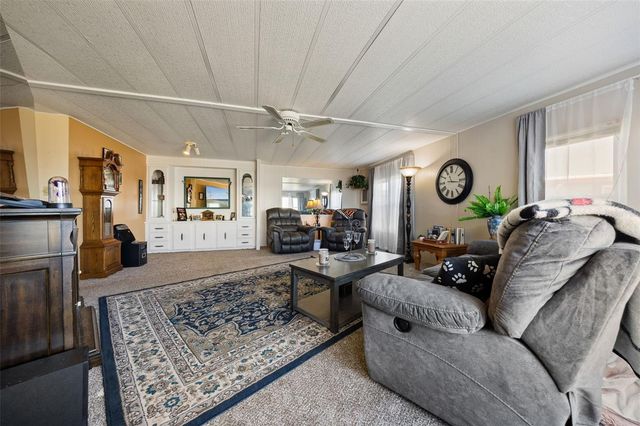 121 BONNIE DRIVE, Auburndale, FL 33823