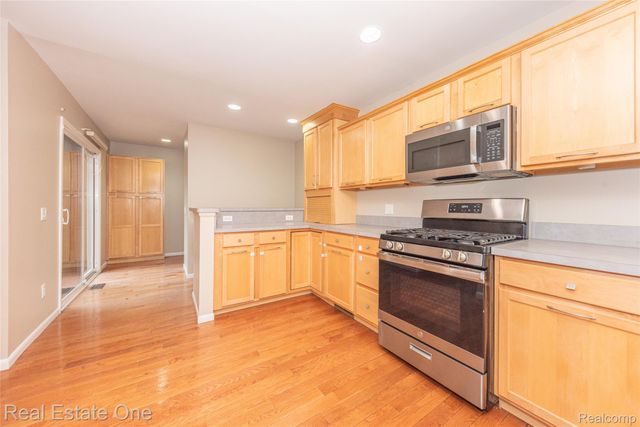 6427 RICHARD Run 10, West Bloomfield Charter Township, MI 48322