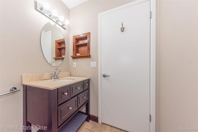6427 RICHARD Run 10, West Bloomfield Charter Township, MI 48322
