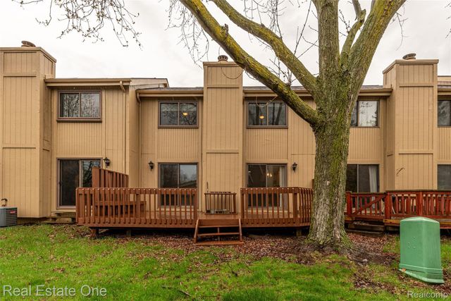 6427 RICHARD Run 10, West Bloomfield Charter Township, MI 48322
