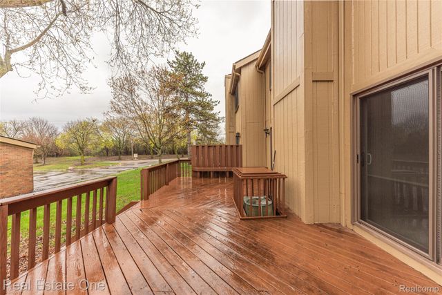 6427 RICHARD Run 10, West Bloomfield Charter Township, MI 48322