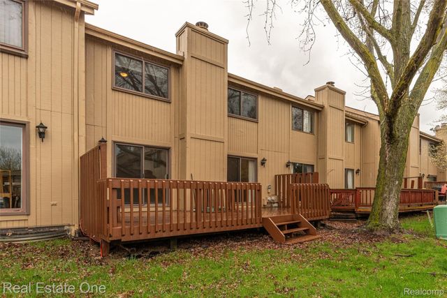 6427 RICHARD Run 10, West Bloomfield Charter Township, MI 48322
