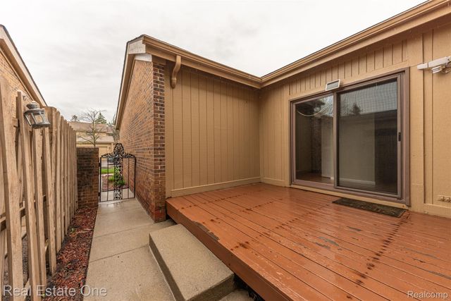 6427 RICHARD Run 10, West Bloomfield Charter Township, MI 48322