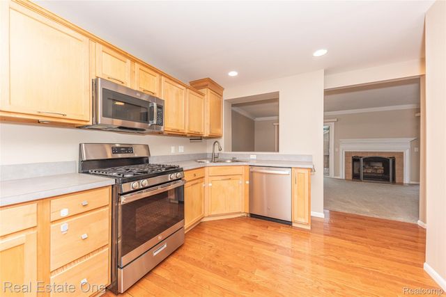 6427 RICHARD Run 10, West Bloomfield Charter Township, MI 48322