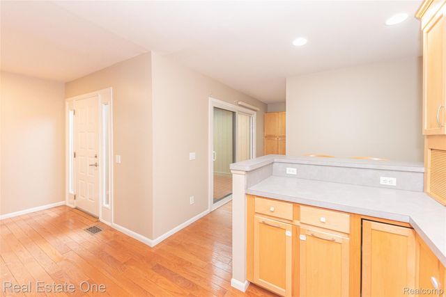 6427 RICHARD Run 10, West Bloomfield Charter Township, MI 48322
