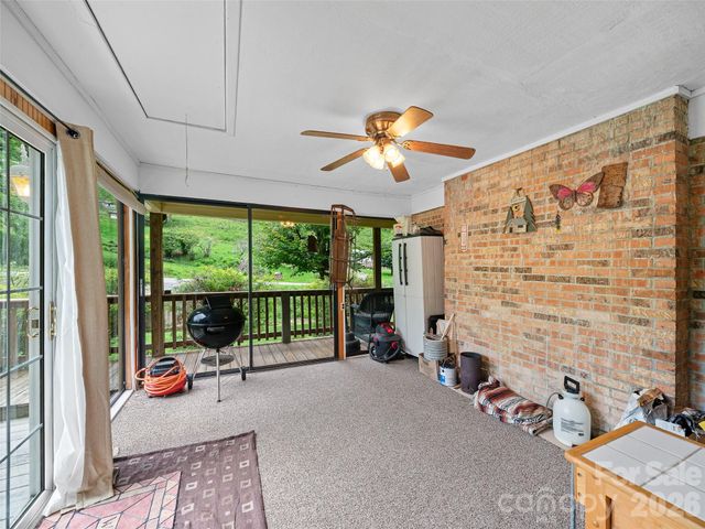 915 Little Creek Road, Burnsville, NC 28714