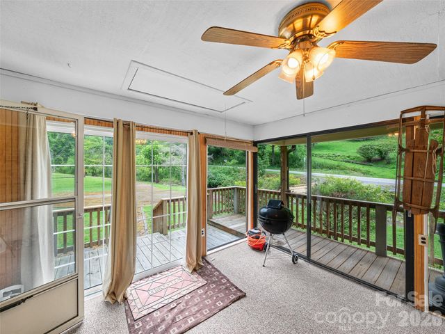 915 Little Creek Road, Burnsville, NC 28714