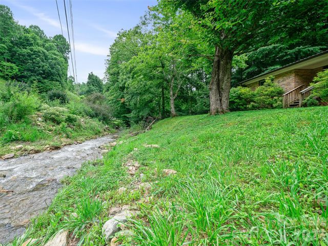 915 Little Creek Road, Burnsville, NC 28714