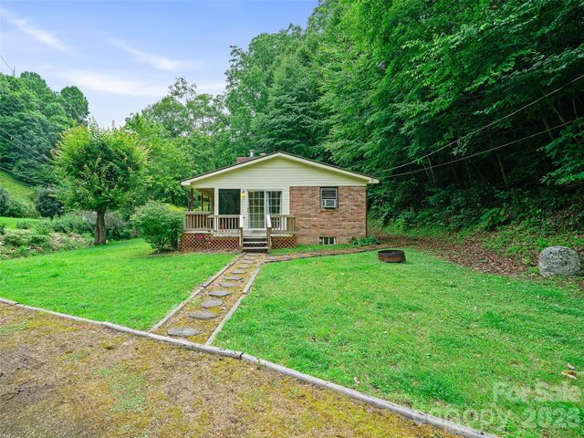 915 Little Creek Road, Burnsville, NC 28714