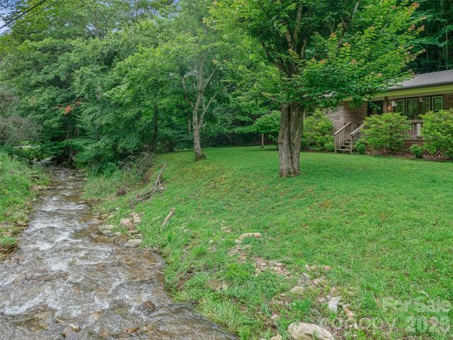 915 Little Creek Road, Burnsville, NC 28714