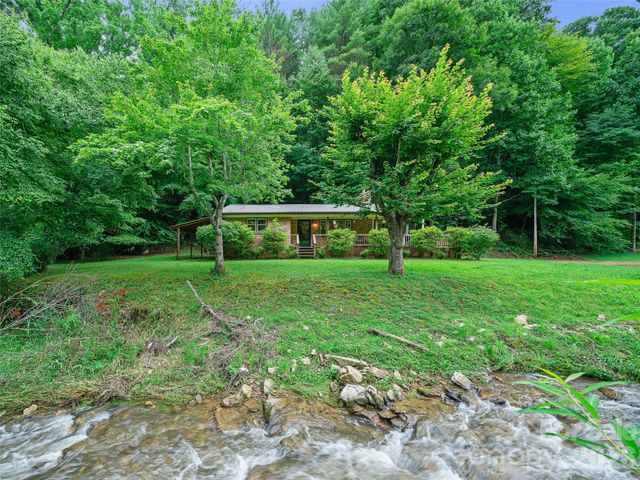 915 Little Creek Road, Burnsville, NC 28714