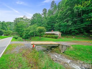 915 Little Creek Road, Burnsville, NC 28714