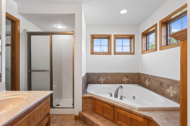 1740 Sandbar Circle, Waconia, MN 55387