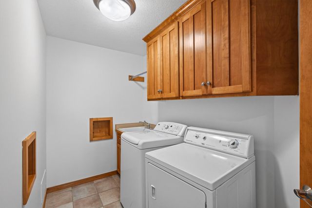 1740 Sandbar Circle, Waconia, MN 55387