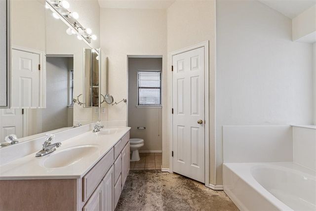 717 Gyrfalcon Drive, Norman, OK 73072