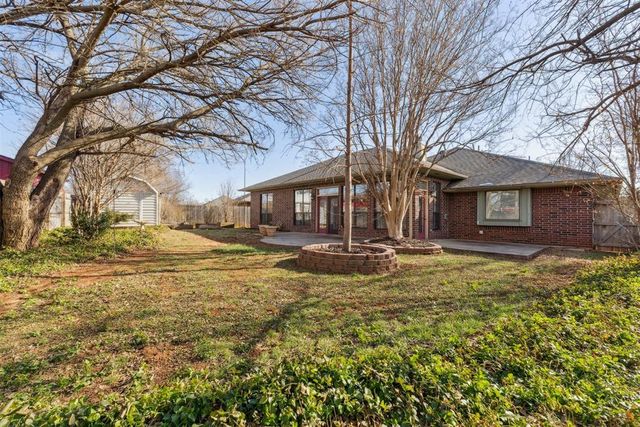 717 Gyrfalcon Drive, Norman, OK 73072