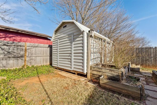 717 Gyrfalcon Drive, Norman, OK 73072