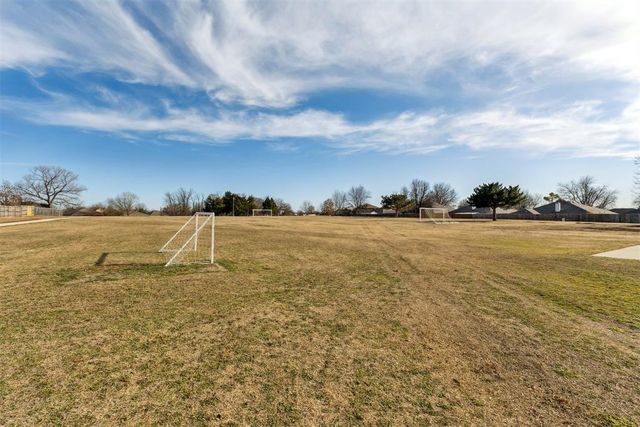 717 Gyrfalcon Drive, Norman, OK 73072