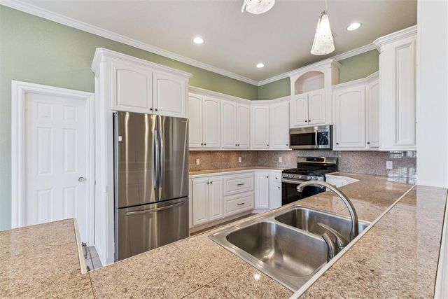 717 Gyrfalcon Drive, Norman, OK 73072