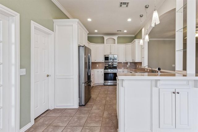 717 Gyrfalcon Drive, Norman, OK 73072