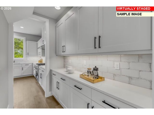 7975 Sw 82ND Ave, Portland, OR 97223