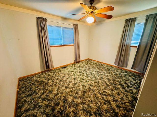 25227 Marilyn Avenue, Warren, MI 48089