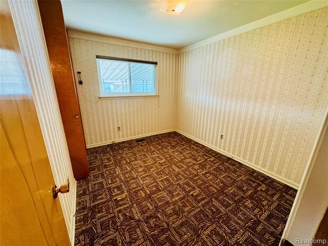 25227 Marilyn Avenue, Warren, MI 48089