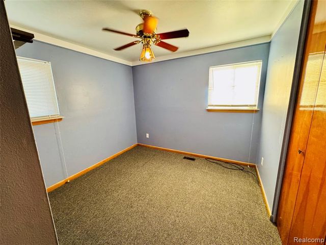 25227 Marilyn Avenue, Warren, MI 48089