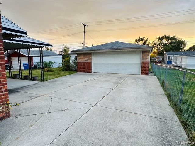 25227 Marilyn Avenue, Warren, MI 48089