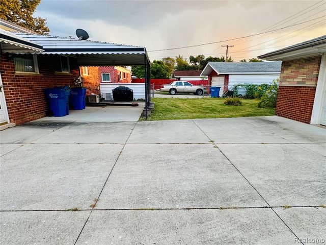 25227 Marilyn Avenue, Warren, MI 48089