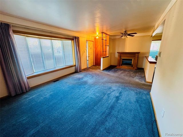 25227 Marilyn Avenue, Warren, MI 48089