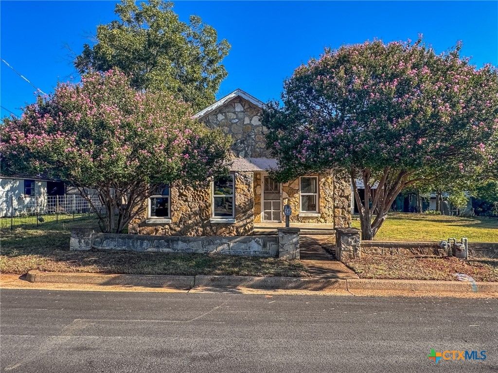 511 Saunders Street, Gatesville, TX 76528