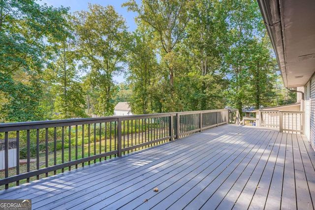 5733 Crestview Drive, Acworth, GA 30102