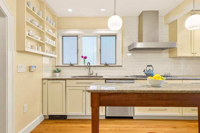 40 Arborough Rd, Boston, MA 02131