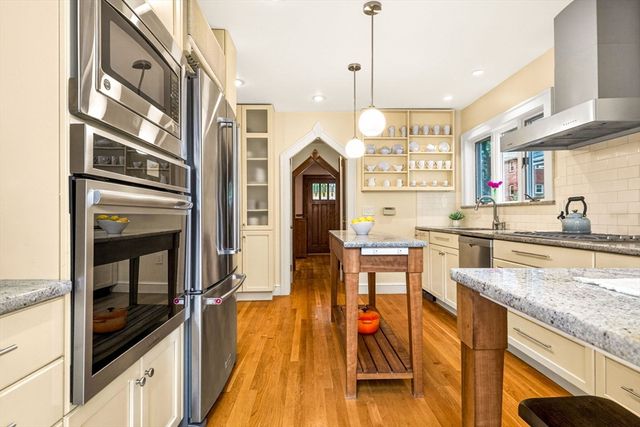 40 Arborough Rd, Boston, MA 02131