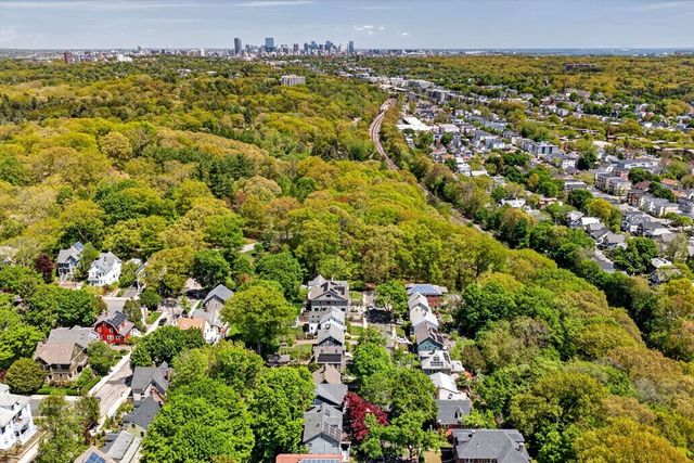 40 Arborough Rd, Boston, MA 02131
