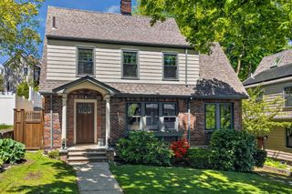 40 Arborough Rd, Boston, MA 02131