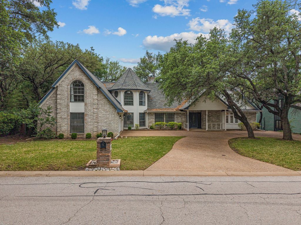 8809 Random Road, Fort Worth, TX 76179
