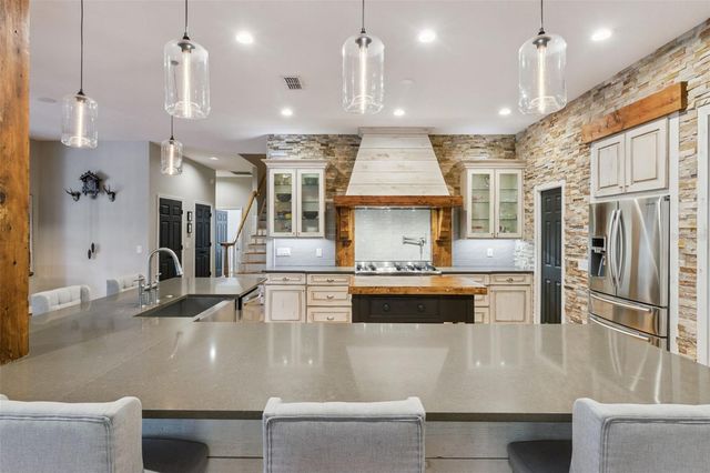 5002 MUIR WAY, Lithia, FL 33547