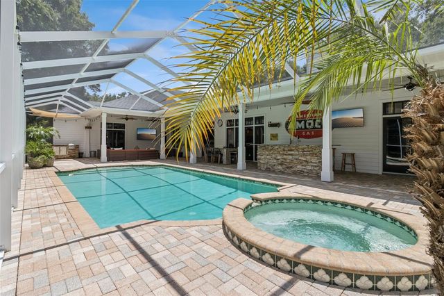 5002 MUIR WAY, Lithia, FL 33547